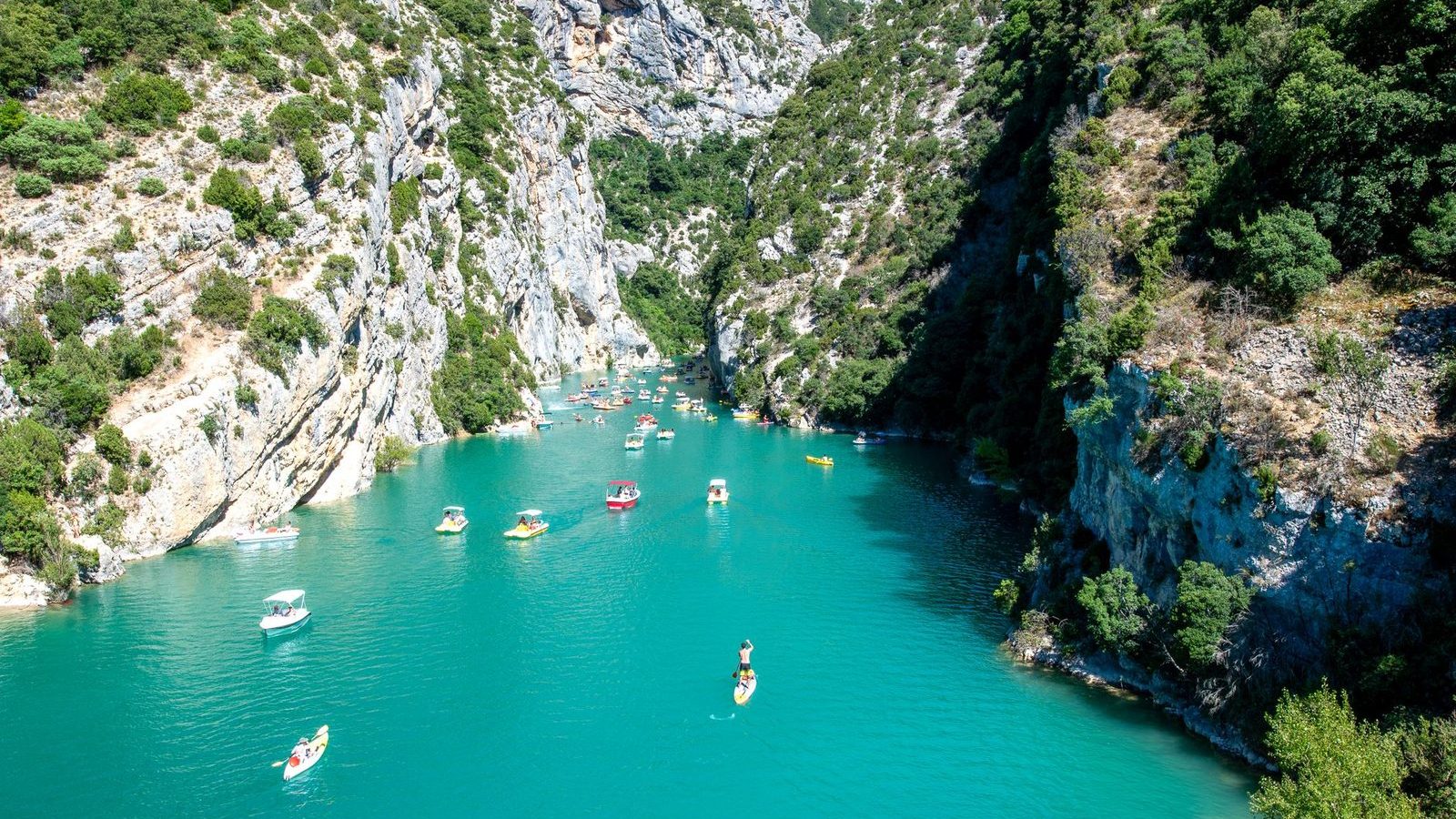 Vue aerienne des gorges du Verdon aux eaux turquoise