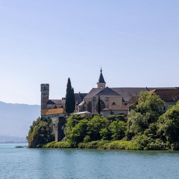 Bases nautiques et locations sur le lac du Bourget