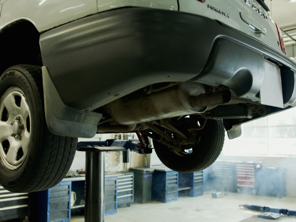 Installer un attelage voiture : les étapes avant de rouler avec une re