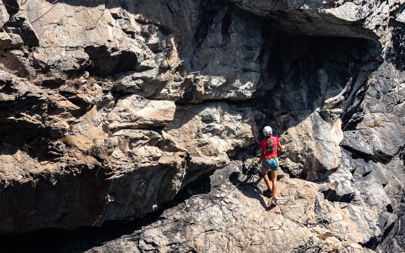 Comparatif accrobranche, via ferrata et canyoning