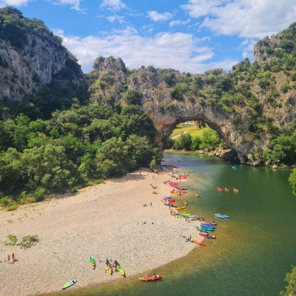 Kayak en Ardèche : parcours aux Gorges et conseils pratiques