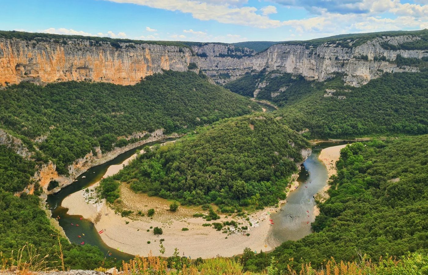 Spéléologie Ardèche : visites et sorties encadrées